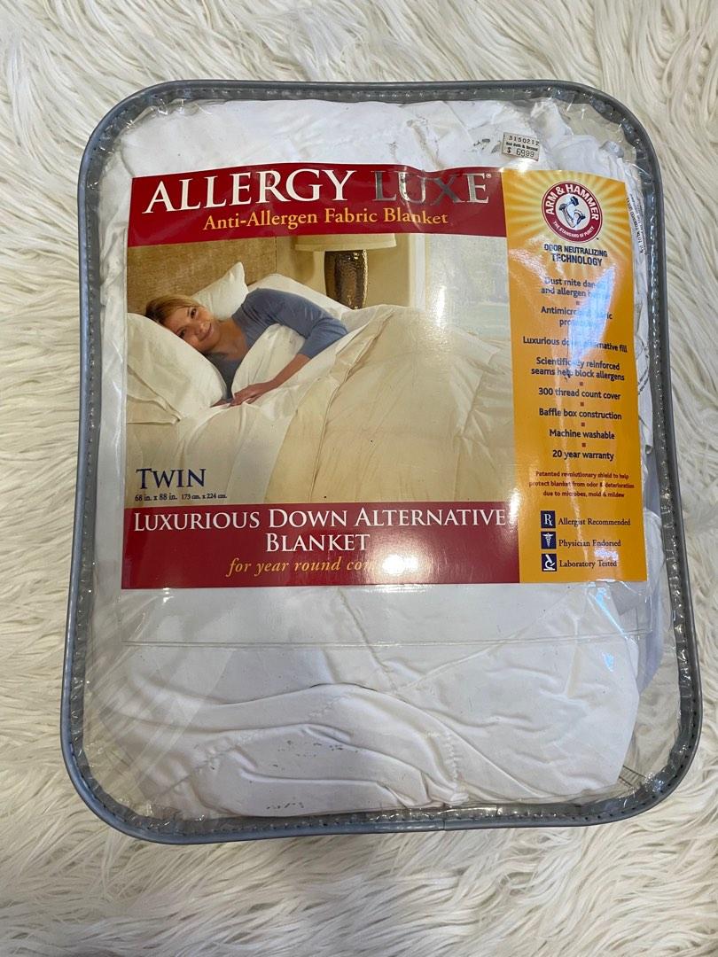 Arm & Hammer Allergy luxe blanket, Furniture & Home Living, Bedding