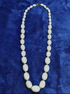 AUTHENTIC:  RARE Vintage Signed Trifari White Graduated Bead Necklace, very elegant!!!