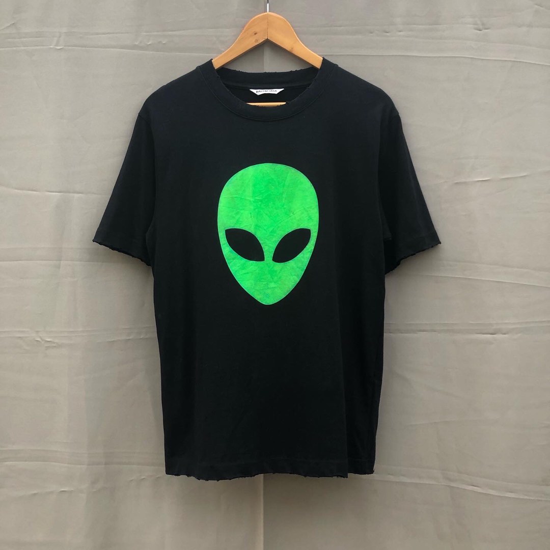 Balenciaga alien, Men's Fashion, Activewear on Carousell