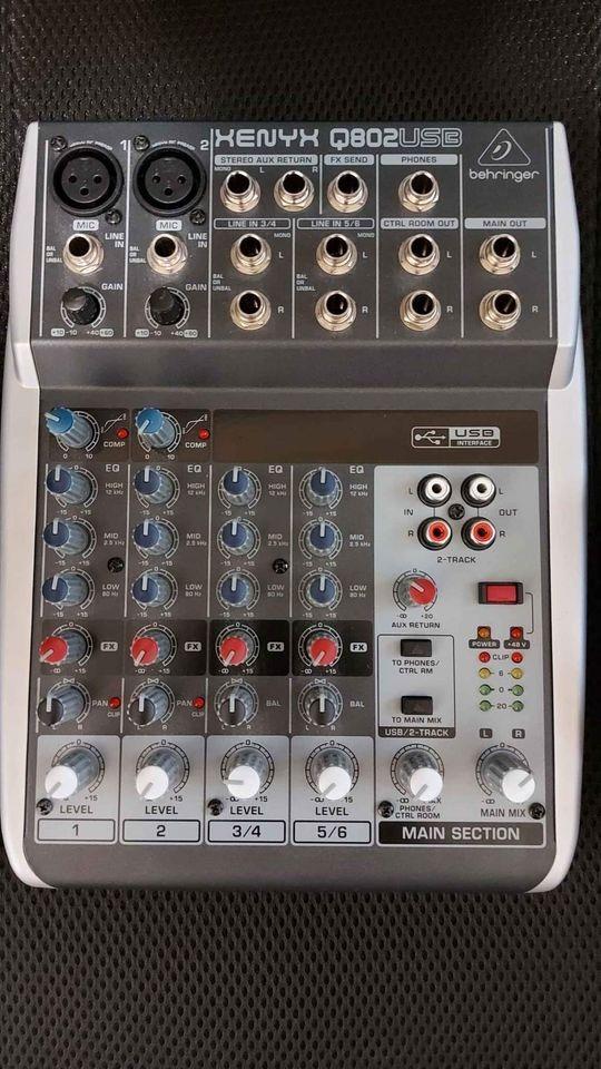 Behringer XENYX Q802USB 8軌混音器, 書籍、休閒與玩具, 樂器、音樂相關, 樂譜在旋轉拍賣