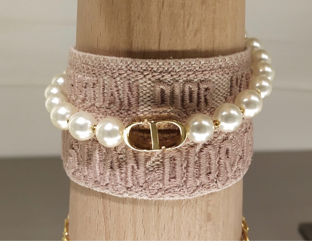 30 montaigne bracelet deals