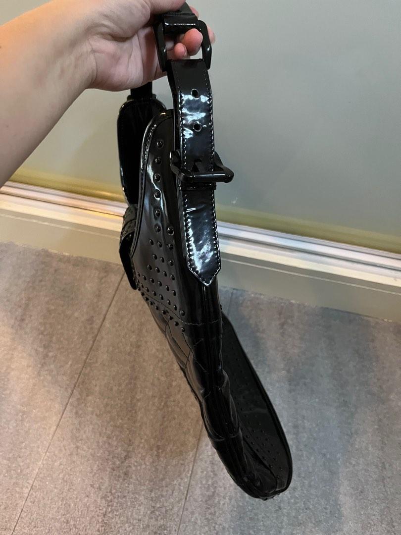 Burberry hobo (Category: Luxury Bags & Wallets) located in Taguig. Submitted by jitbug55 (Listing ID 1185141156, Image 2). Description: Brand new. Authentic Burberry hobo shoulder bag in vinyl leather. No other inclusions. .