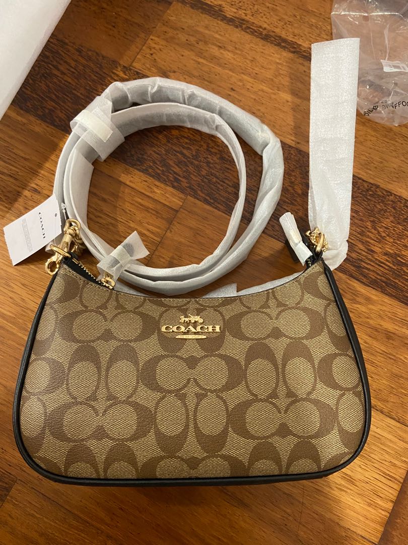 Coach shoulder bag signature sale