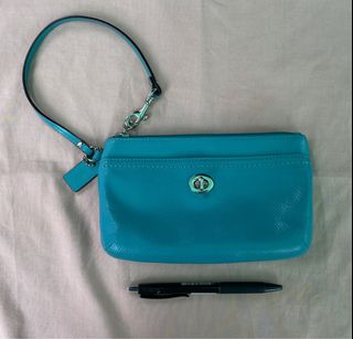 (Category: ) located in . Submitted by 777Consignments (Listing ID 1185125660, Image 1). Description: .