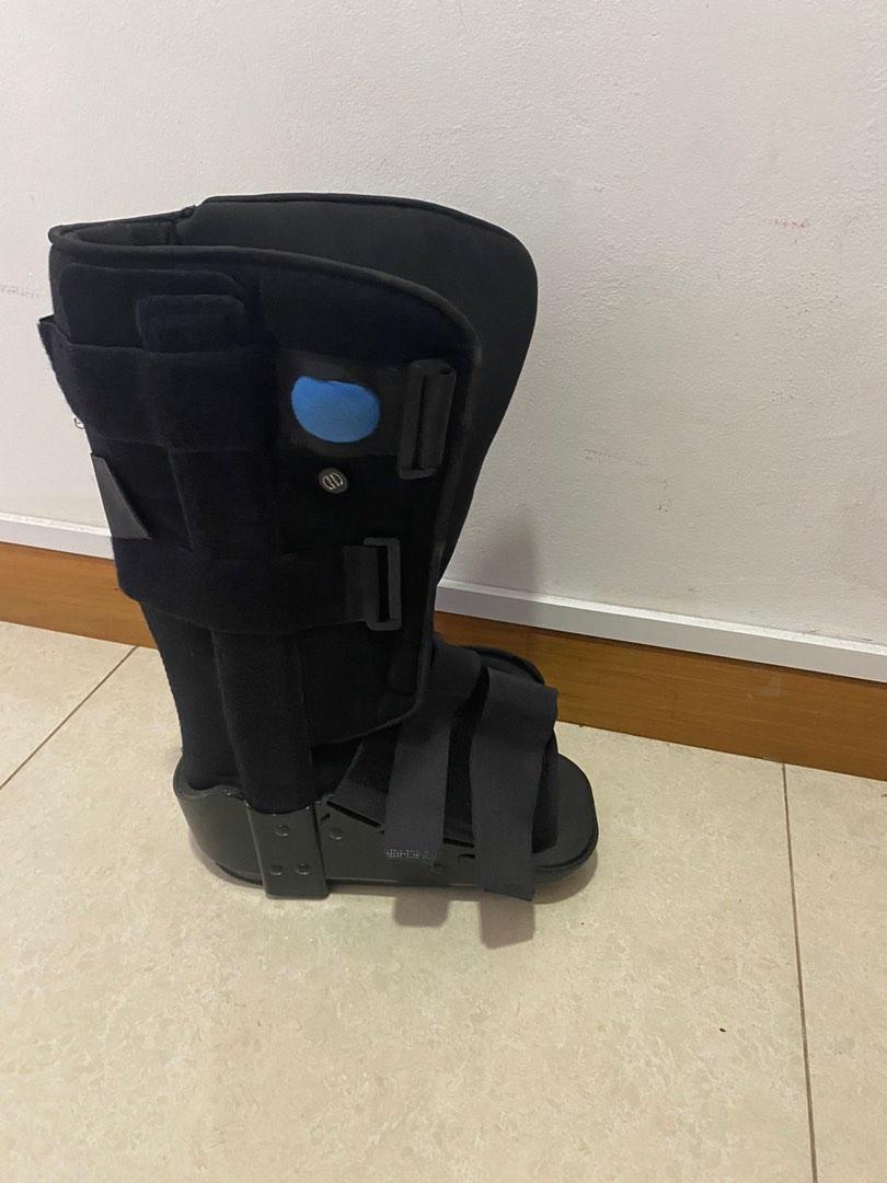 Crutches and boots for sale!!!, Health & Nutrition, Medical Supplies