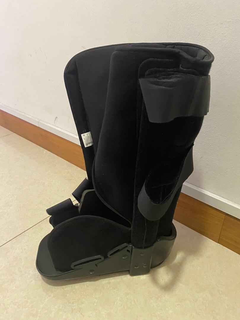 Crutches and boots for sale!!!, Health & Nutrition, Medical Supplies