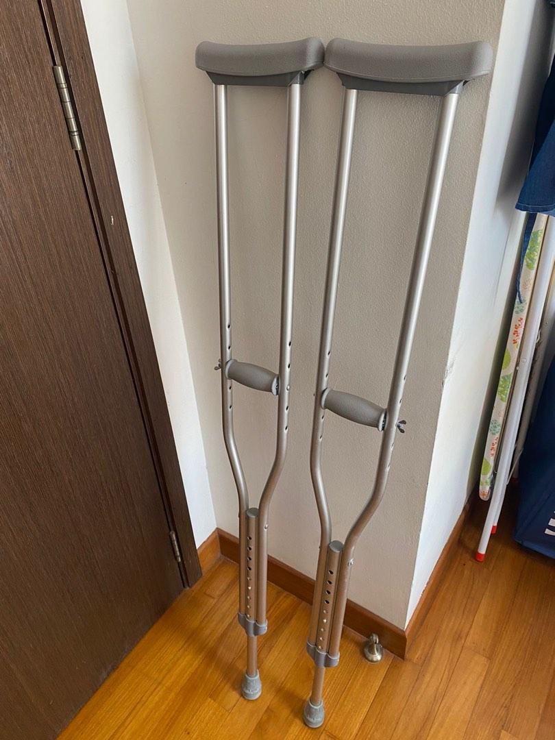 Crutches and boots for sale!!!, Health & Nutrition, Medical Supplies
