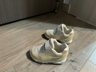 （分類：）位於 。 由 TomQuickSeller 提交（商品編號 1135118205，圖片 1）。簡介： 。