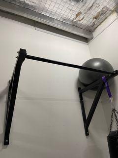 Heavy duty chin up bar