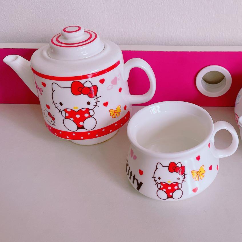 Hello Kitty Teapot Set, Furniture & Home Living, Kitchenware