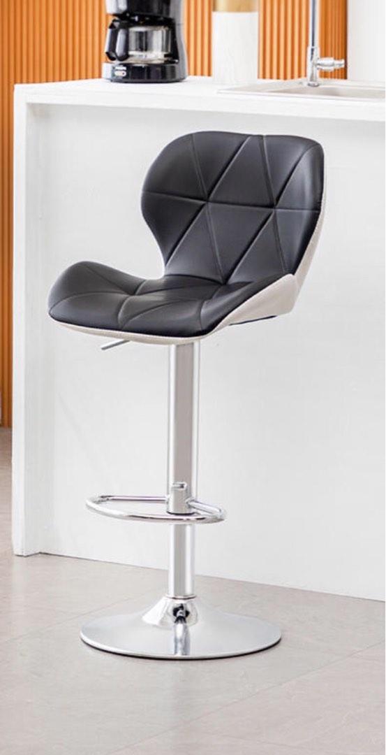 Papadom chair 2025