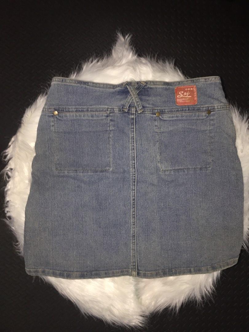 High Waist Denim Skirt (Category: Skirts) located in San Juan City. Submitted by polkadotcom (Listing ID 1185146757, Image 2). Description: Denim Fits medium to semi-large #septsale.