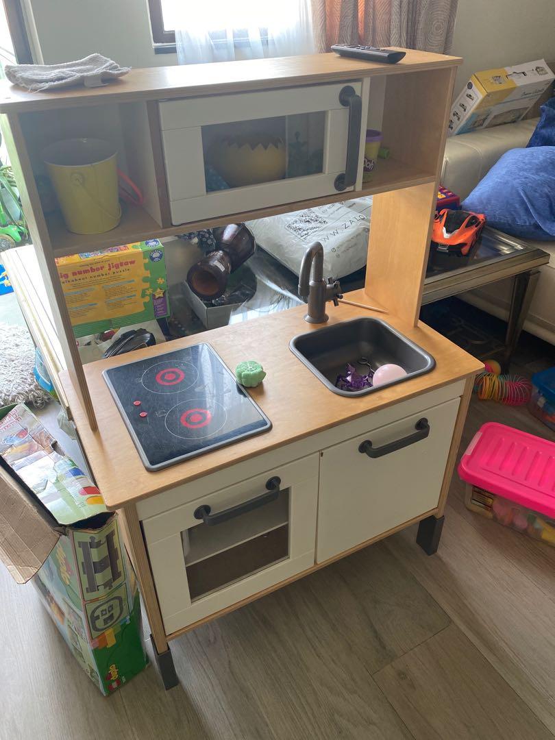 IKEA toy Kitchen, 兒童＆孕婦用品, 兒童傢具, 其他兒童傢具 Carousell