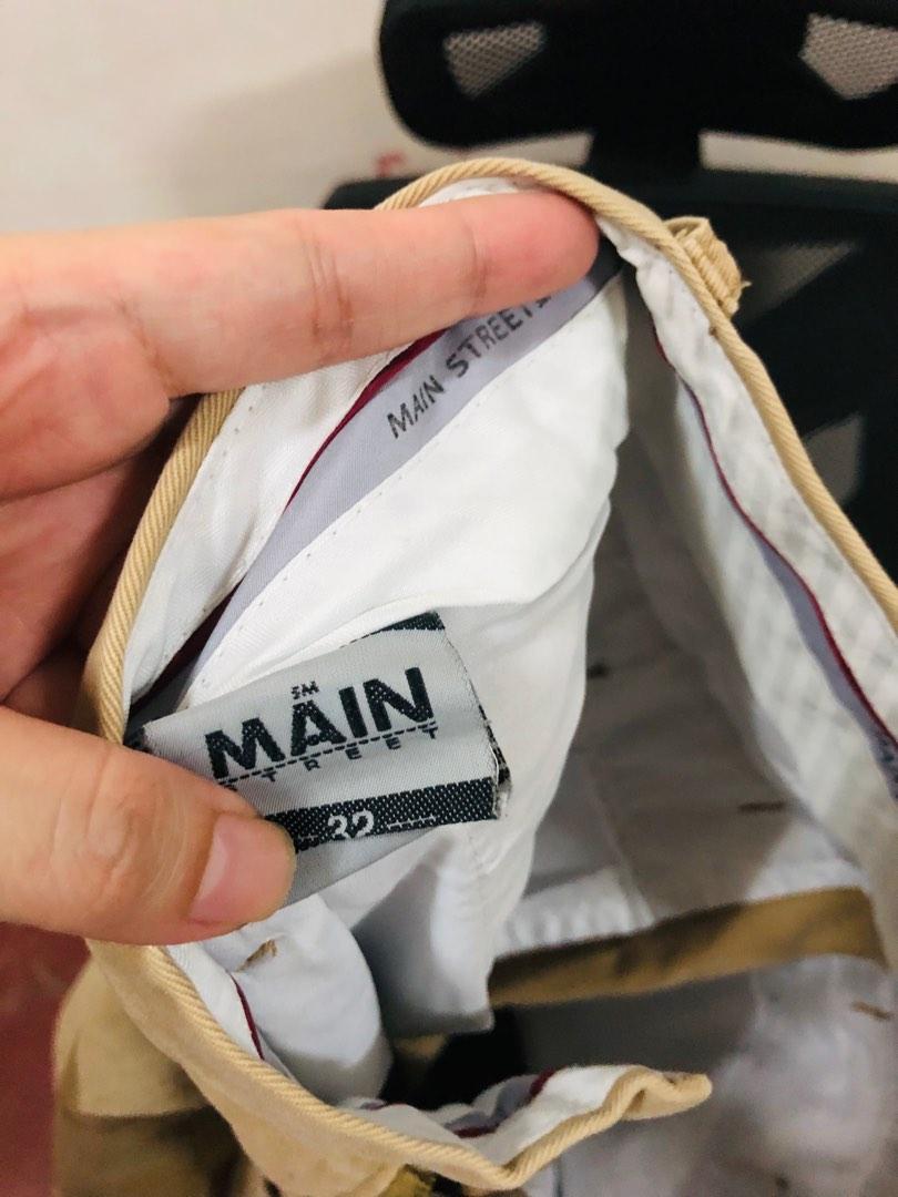 Khaki pants for men (Category: Chinos) located in Quezon City. Submitted by setchi (Listing ID 1185170257, Image 3). Description: PRE-LOVED 🤍 Size 32 See all photos for more details. Color: Khaki Good condition. Just need to wash ✨.