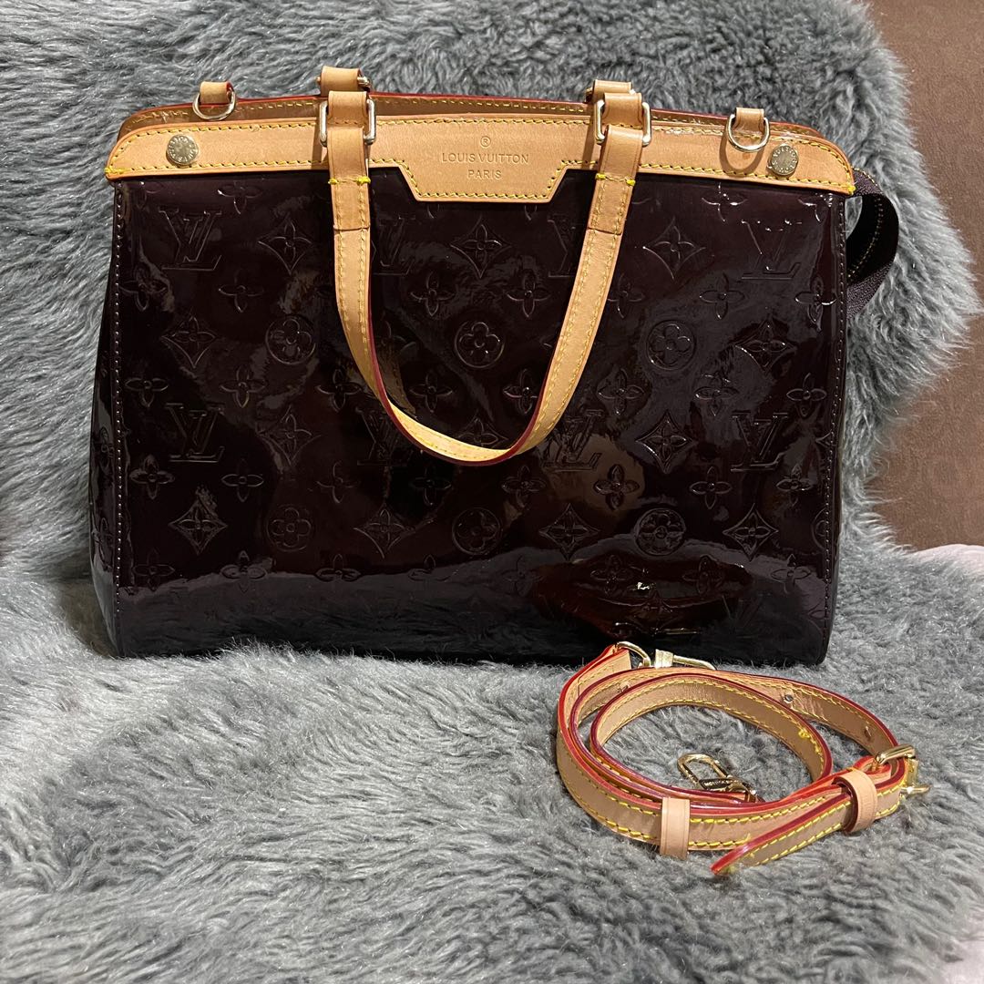 LV Vernis Walker sling wallet, Luxury, Bags & Wallets on Carousell