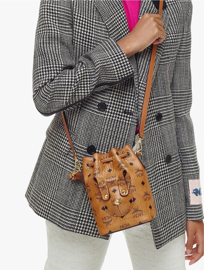 Mcm rabbit top bucket bag