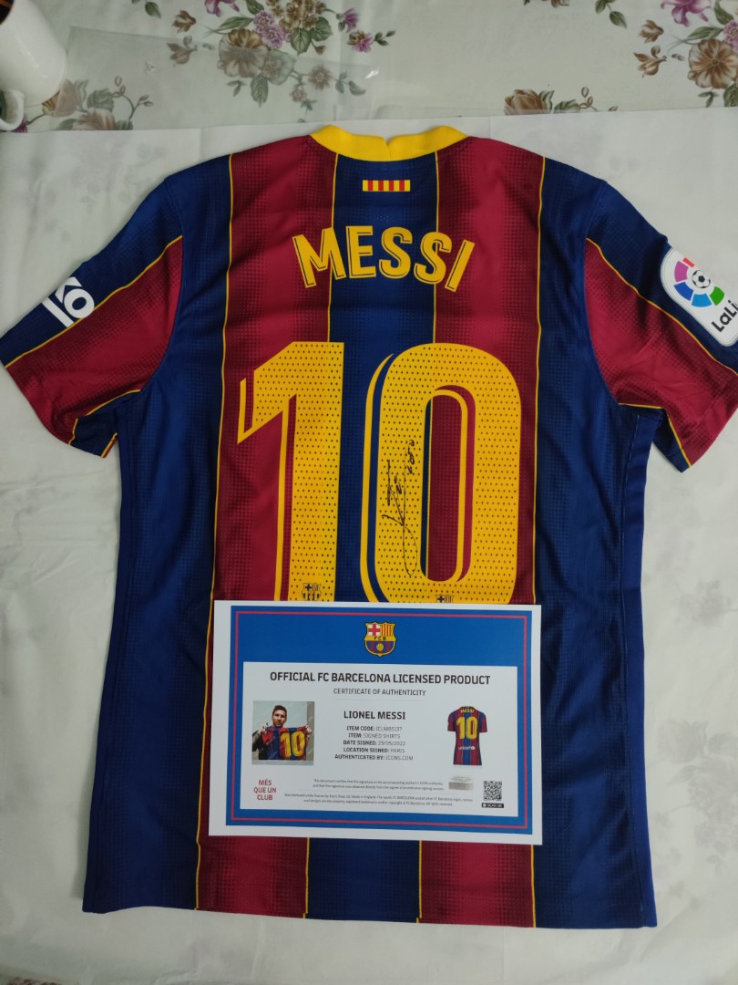 Lionel Messi Signed Nike Barcelona Jersey and 2022 World Cup 