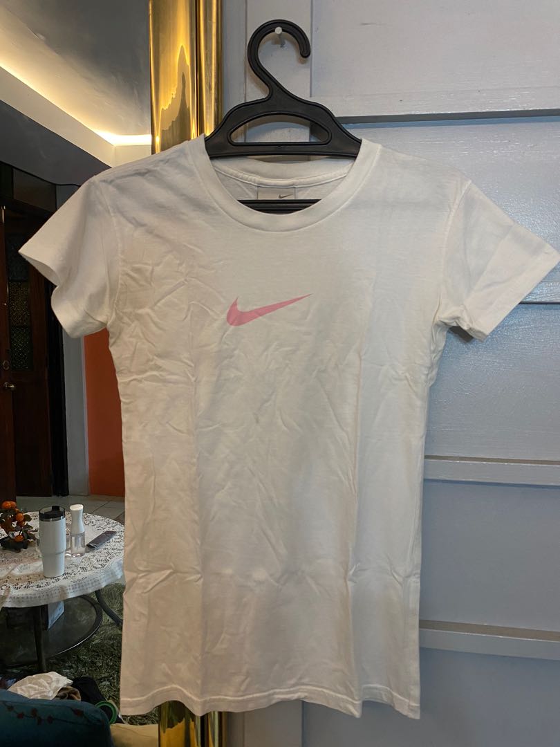womens cute nike shirts