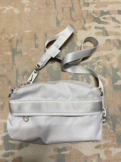 (Category: ) located in . Submitted by Gwardrobe1 (Listing ID 1185119675, Image 1). Description: .