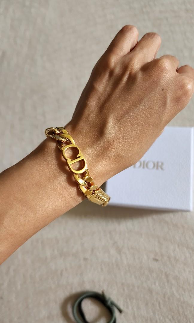 🪬 SOLD 💛 DIOR Etoile Gold Bracelet Excellent condition. 395 Dm to  purchase ❤️ | Instagram
