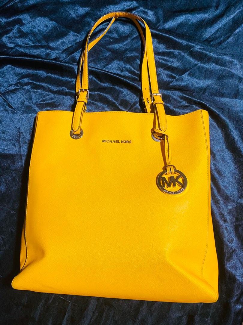 MICHAEL KORS BAG Original price $258(Php.13,200) NOW!! PHP.7,500 FREE  SHIPPING PHILIPPINES 😘 100% ALL LEGIT ORIGINALS😘😘 MONEY BACK QUARANTEE  IF PROVEN FAKE. ON HAND by Yours Truly😊 U.S PURCHASE, Luxury, Bags 