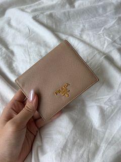 PRADA WALLET AUTHENTIC