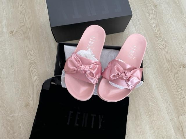 Fenty bow hot sale slides uk