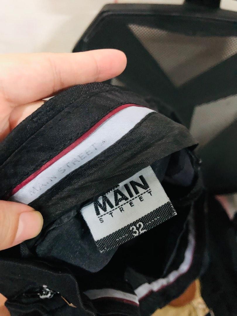 Slacks for men | Formal pants (Category: Trousers) located in Quezon City. Submitted by setchi (Listing ID 1185169924, Image 3). Description: PRE-LOVED 🤍 Size 32 See all photos for more details. Color: Black Good condition. Just need to wash ✨.