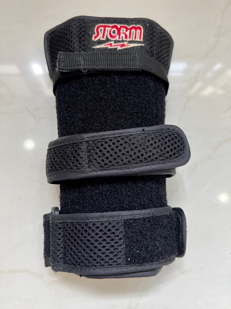 Storm Bowling Wrist Support Hand Guard, Sports Equipment, Other Sports