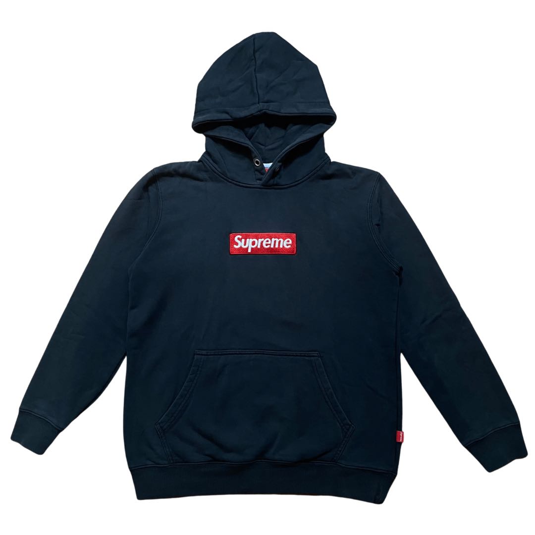 Original Supreme hoodie jacket, Men's Fashion, Coats, Jackets and Outerwear  on Carousell