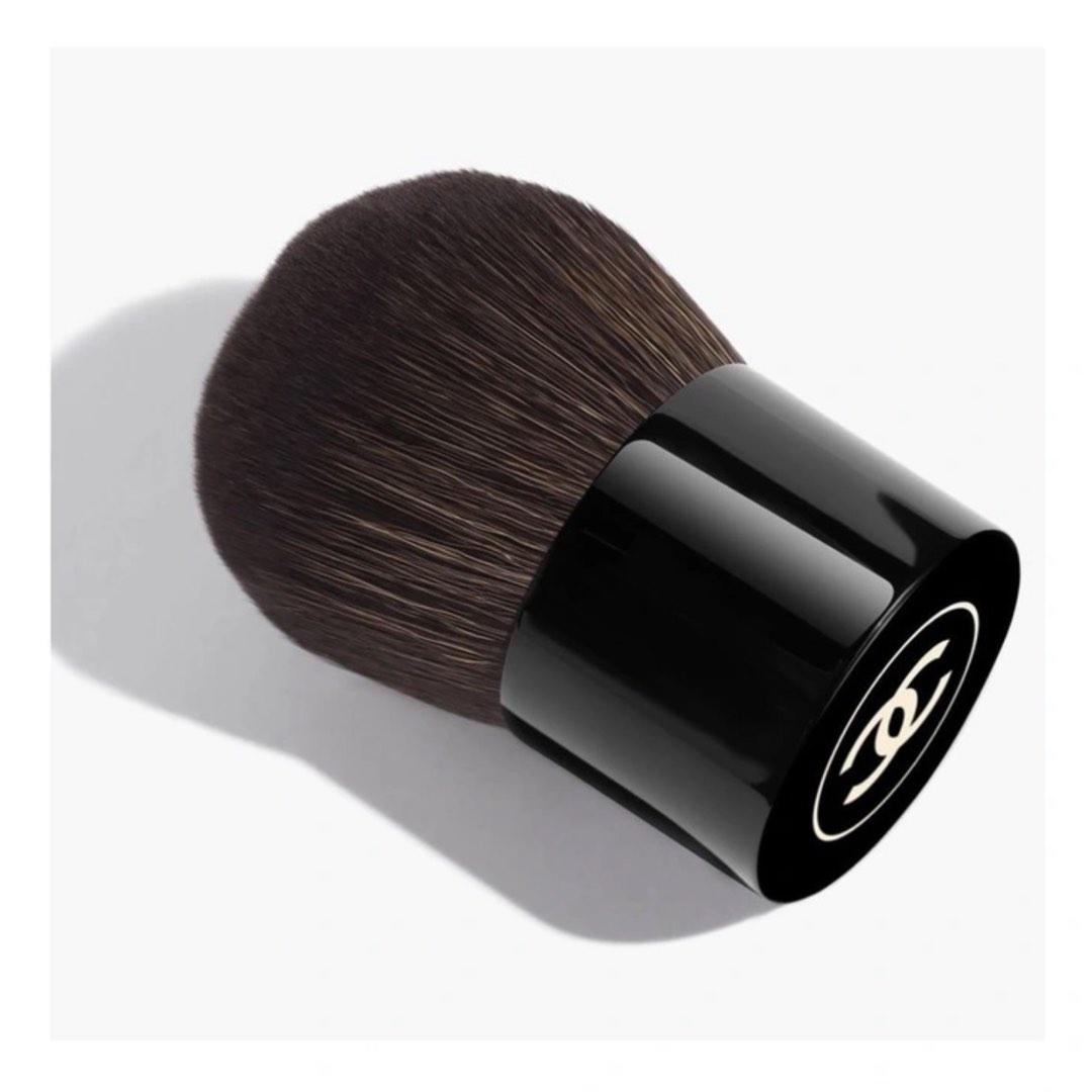 全新Chanel Les Beiges Oversize Kabuki Brush 掃, 美容＆個人護理, 健康及美容- 皮膚護理, 化妝品-  Carousell