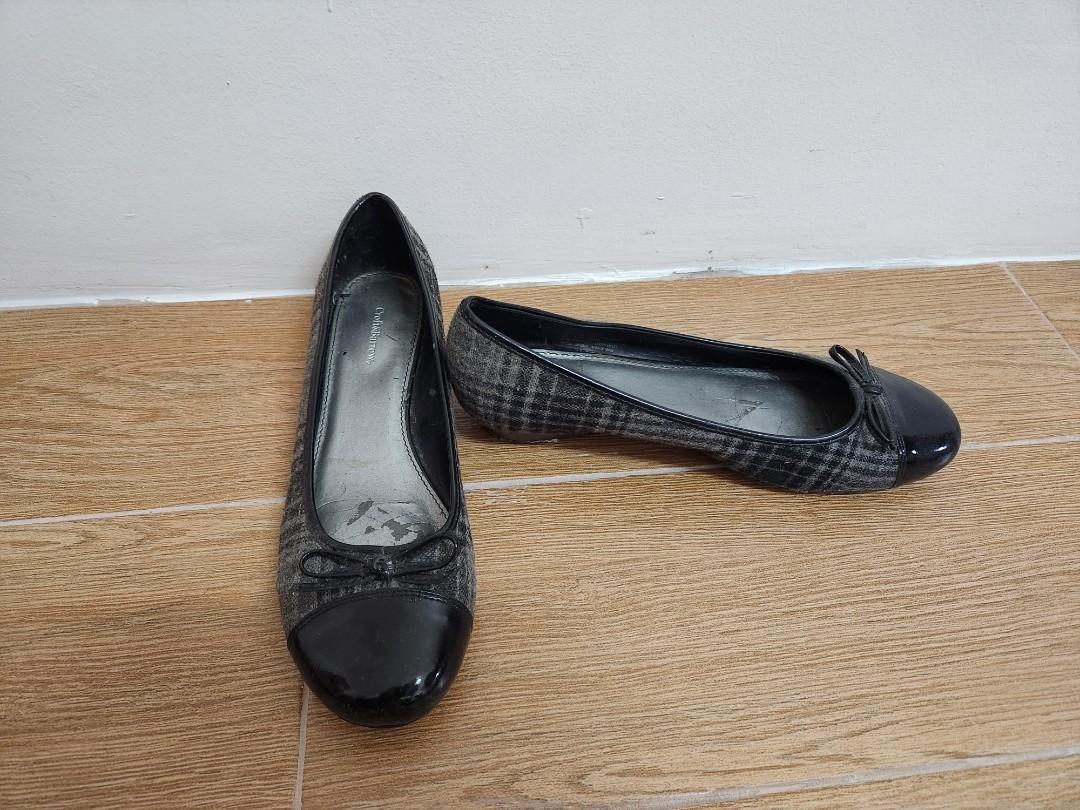 Black flats sales with small heel