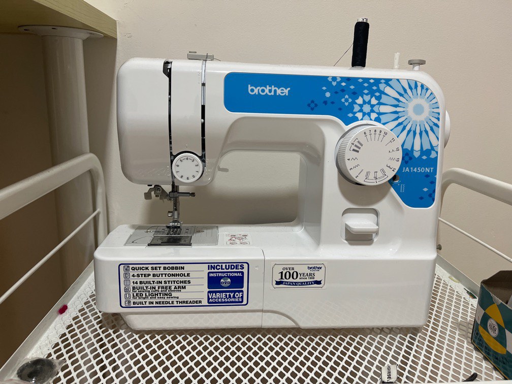 Brother Sewing Machine + Beginner Sewing Materials, Hobbies & Toys