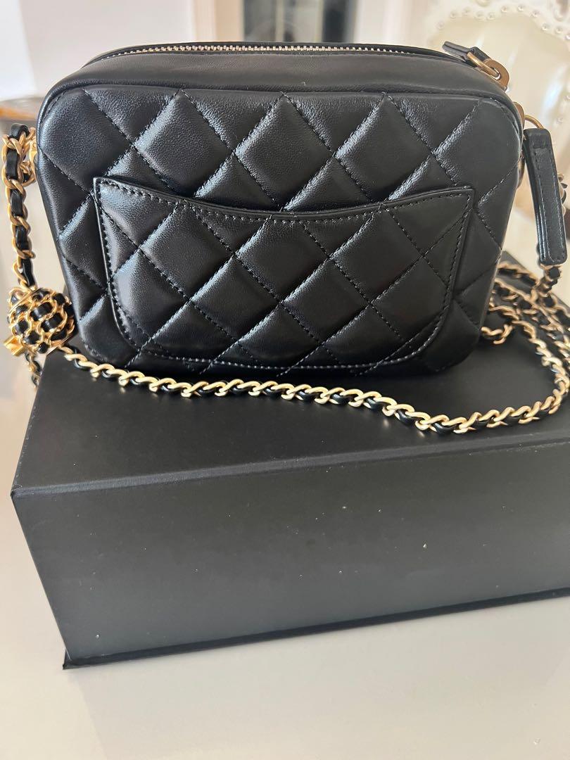 Chanel camera bag gold ball, 名牌, 手袋及銀包 Carousell
