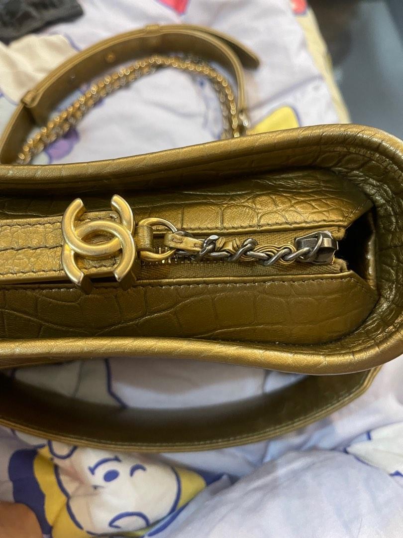 Chanel Gabrielle Hobo Bag Croc Small (Category: Luxury Bags & Wallets) located in Quezon City. Submitted by ycerivera (Listing ID 1185396398, Image 3). Description: .