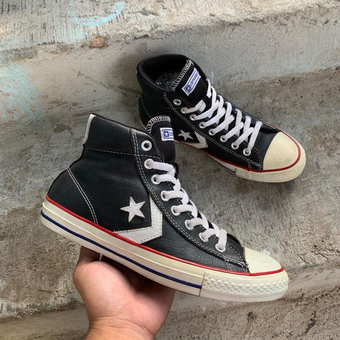 Converse leather star player