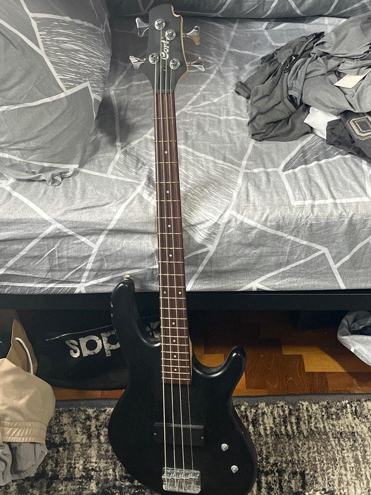 Cort short scale bass guitar, Hobbies & Toys, Music & Media, Musical