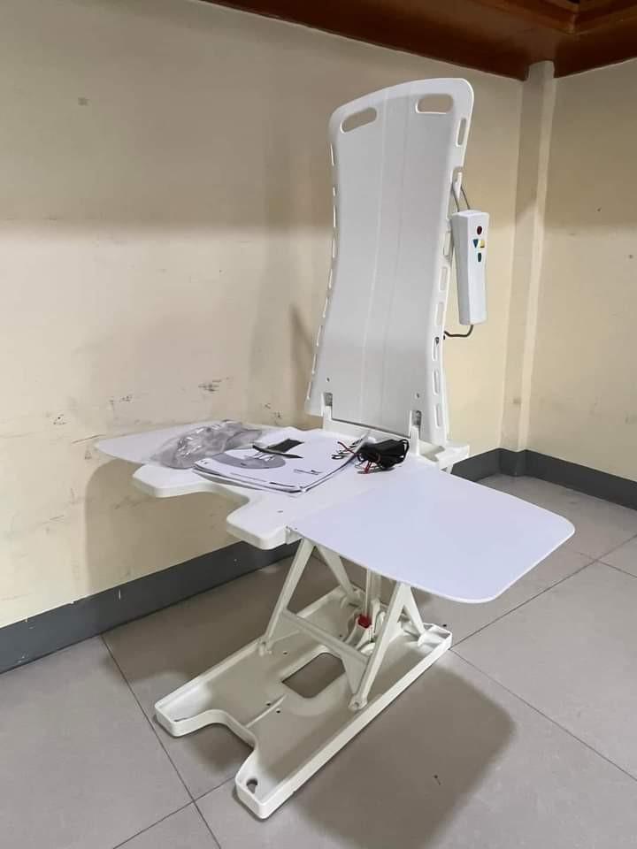 Drive Bellavita Lightweight Reclining Bath Lift, Health & Nutrition