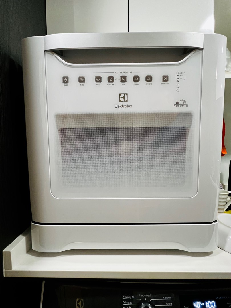 Electrolux Table Top Dishwasher 55cm UltimateCare 300 compact