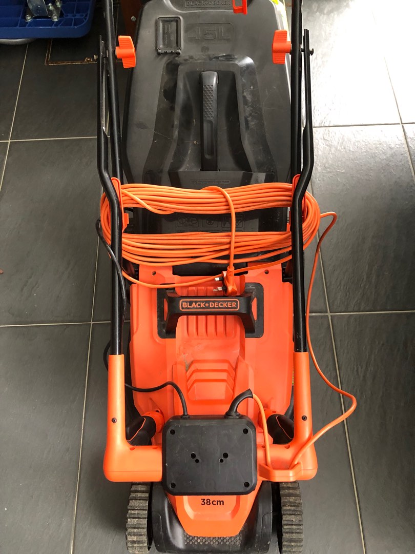 For Parts] Black and Decker Lawn Mower, Furniture & Home Living, Gardening,  Gardening Tools & Ornaments on Carousell