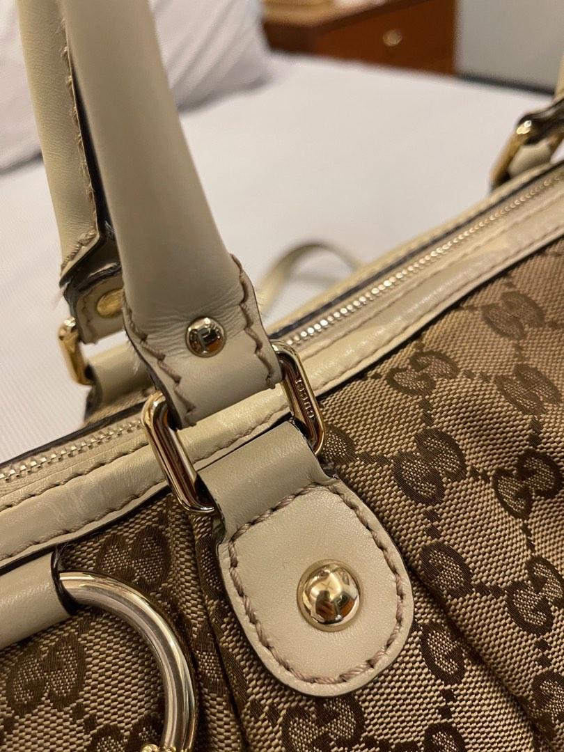 gucci monogram tote bag (Category: Luxury Bags & Wallets) located in Bulacan. Submitted by cherylluxe (Listing ID 1185337551, Image 2). Description: authentic gucci sukey monogram tote bag comes with strap good condition pa not abuse :) message for more details.