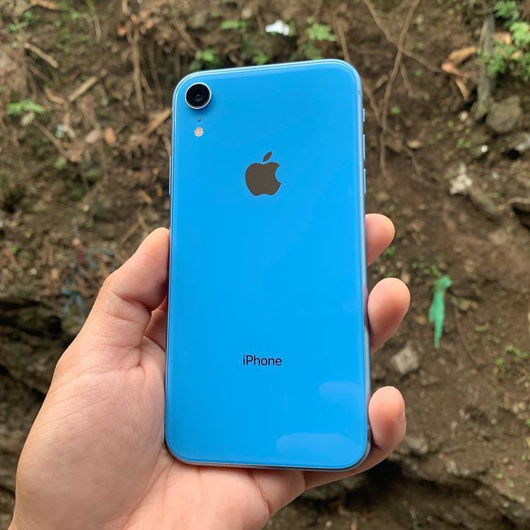 iPhone XR Blue (64GB), Electronics, Mobile & Tablet Accessories on