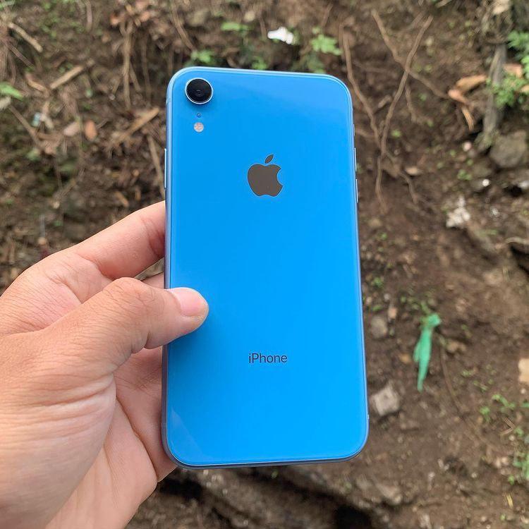 iPhone XR Blue (64GB), Electronics, Mobile & Tablet Accessories on