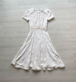 (Category: ) located in . Submitted by travellers.cl0set (Listing ID 1185309406, Image 1). Description: .