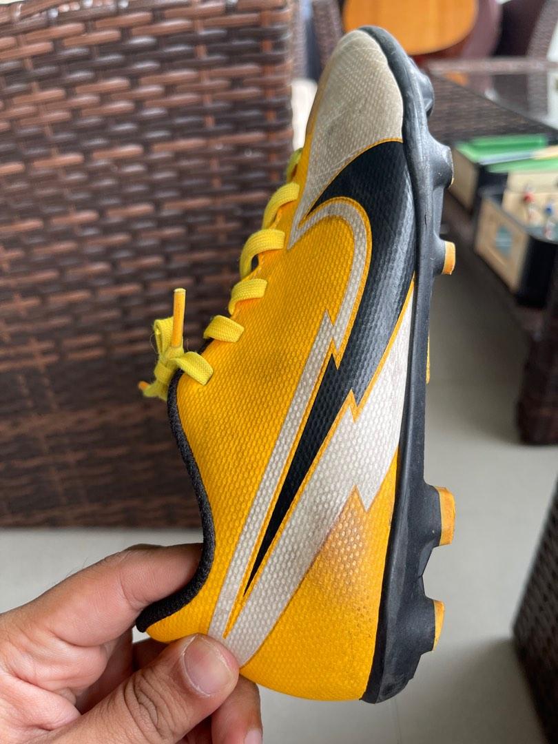 buy nike football shoes