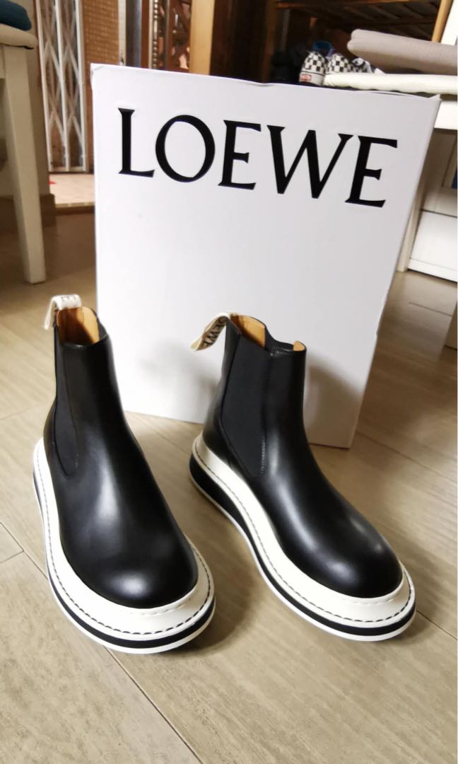 LOEWE, 女裝, 鞋, 靴- Carousell