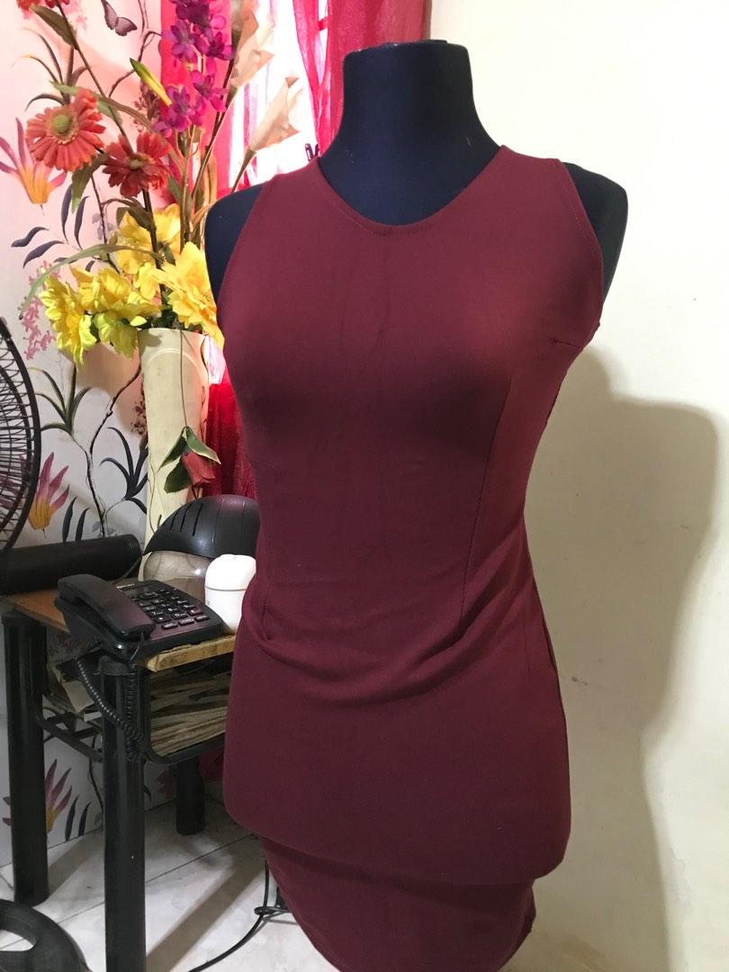 Maroon sexy dress (Category: Dresses) located in Caloocan City. Submitted by xtine01 (Listing ID 1185325167, Image 1). Description: Dpa nasusuot d rin magkakasya sakn.fit sa extra small to small.slight stretchy nmn sya.