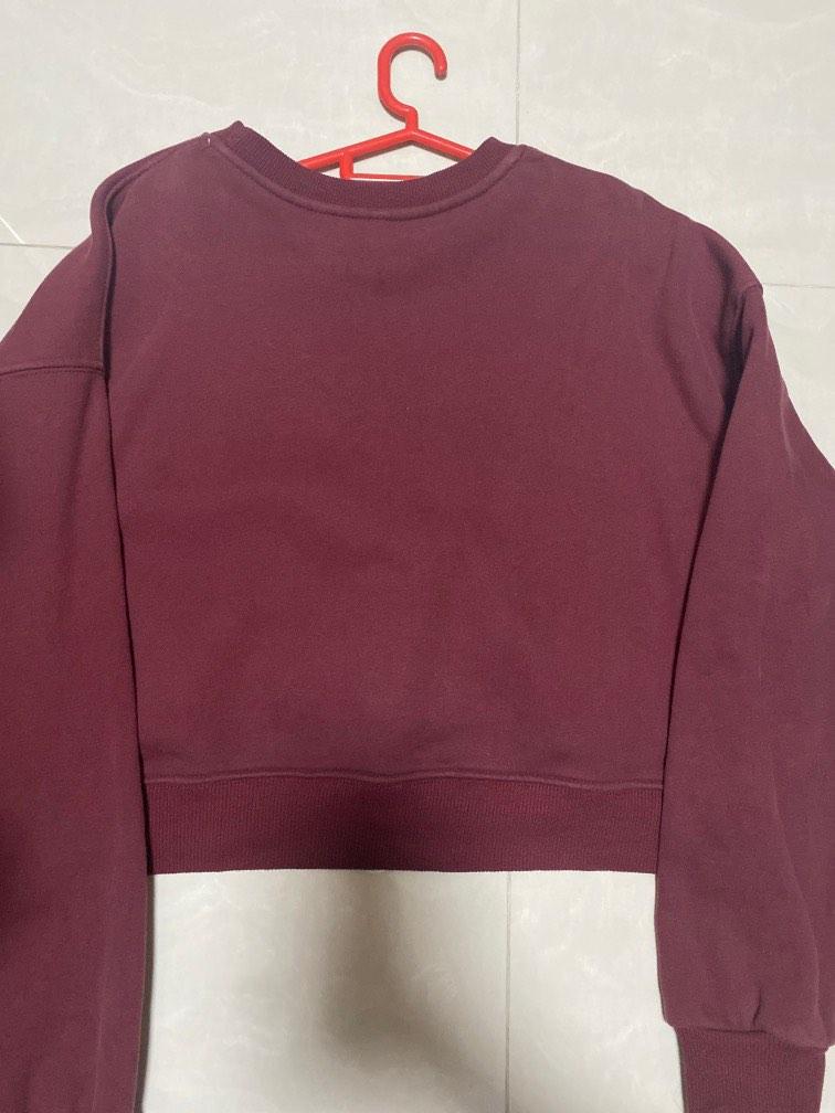 maroon sweatshirt cropped