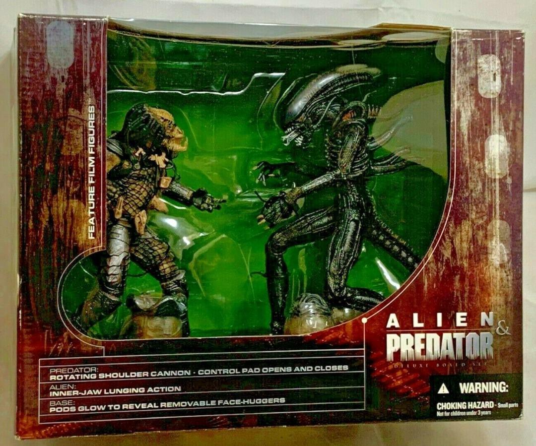 Mcfarlane Toys Movie Maniacs Series 5 Deluxe Boxed Set Alien And Predator Hobbies And Toys Toys 