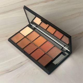 Models Prefer The New Nudes Eyeshadow Palette Warm Nude